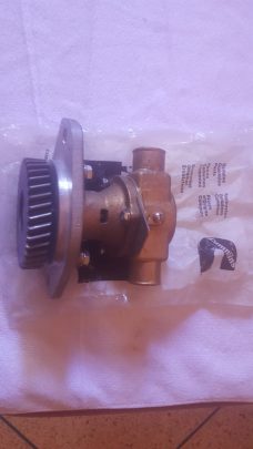 Pompe a eau de mer 3912019 ou 3907458 pour Cummins 4B 3.9 et 6B 5.9